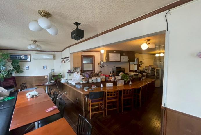 【世田谷区】用賀駅徒歩4分／人流多い／飲食店、商店多数エリア／居酒屋居抜き物件／約13坪